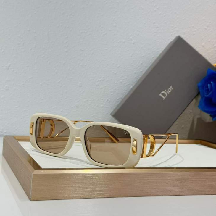 Picture of Dior Sunglasses _SKUfw79279348fw